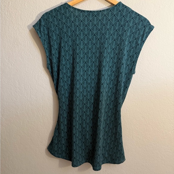 41 Hawthorn Green Geometric Print Faux Wrap Top Size L - Picture 4 of 4